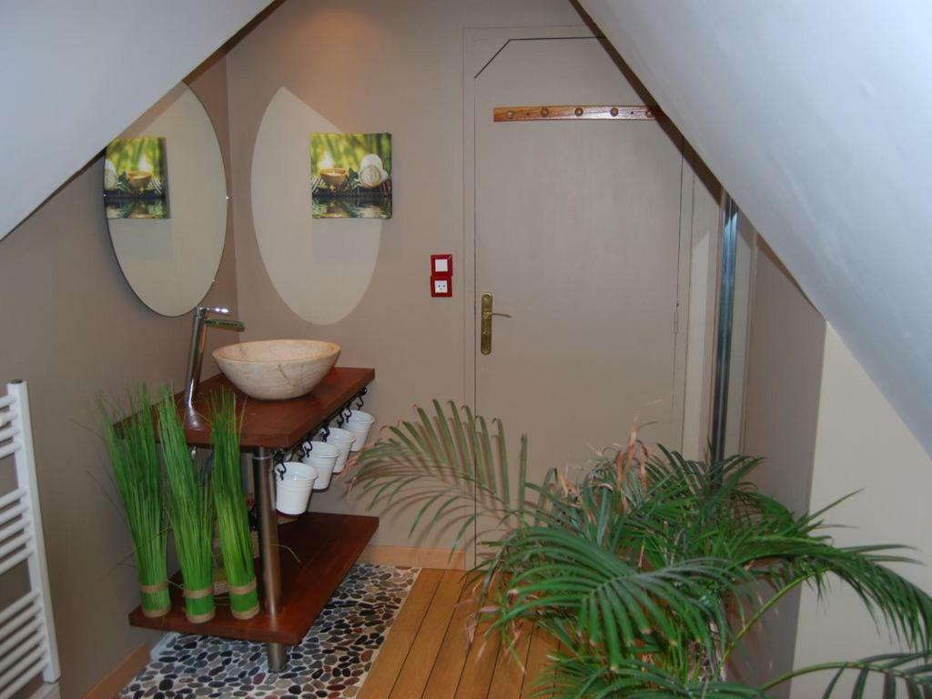 Maison Avec Piscine Et Sauna A Vire Экстерьер фото
